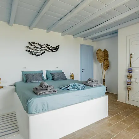 Rossi Paros Luxury And Apartmán *